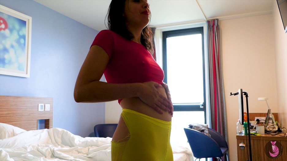 Summer Fox – Winnie Gets Fat and Stuck